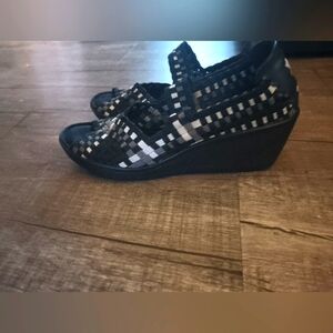 Women's BareTraps Sandals